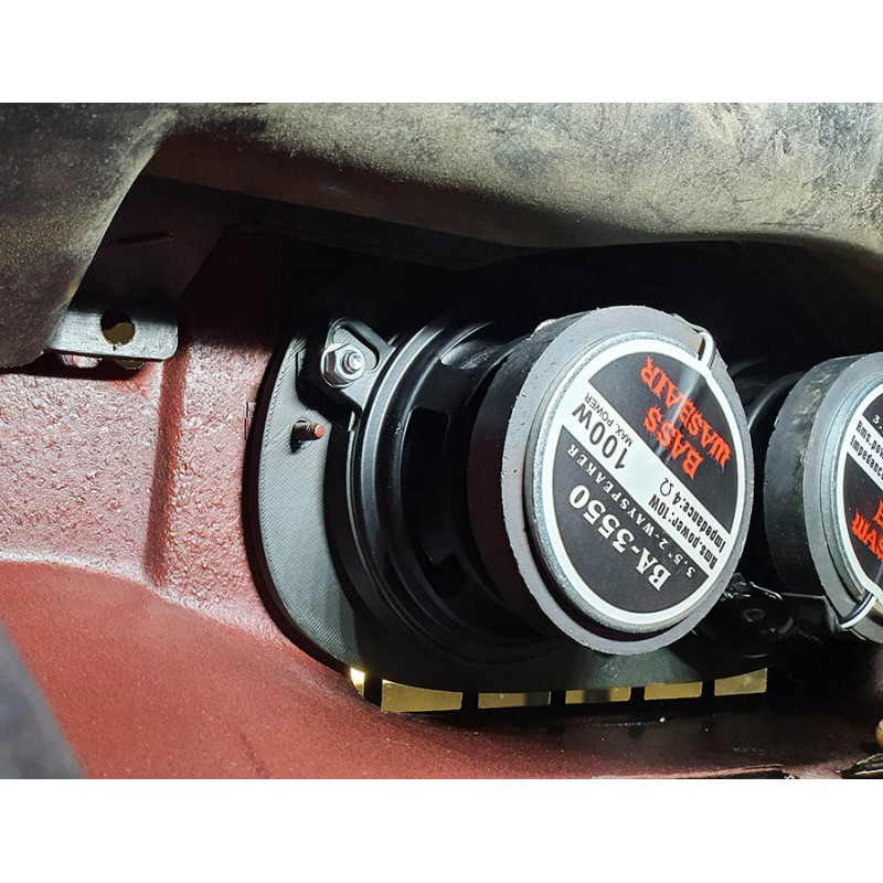 Dashboard stereo speakers 67-68